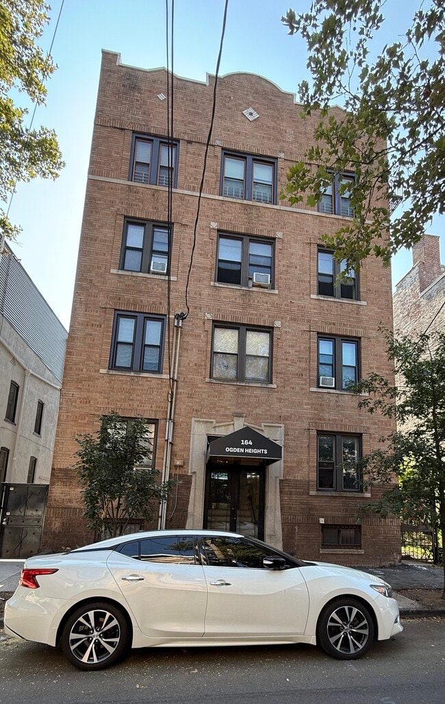 Building Photo - 164 Ogden Ave Unit 403 Rental