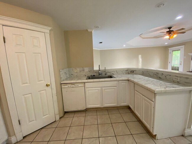 Photo - 5842 Berkshire Rd