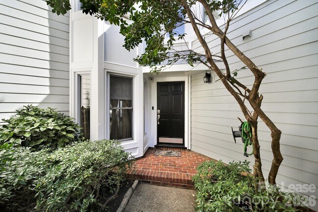 Photo - 804 Greenleaf Ave