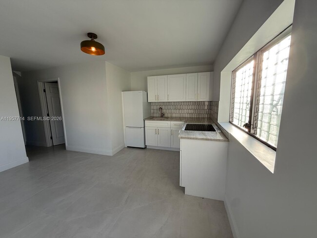 Photo - 525 SW 22nd Ave Unidad B