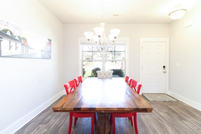 Photo - 421 Park W Blvd