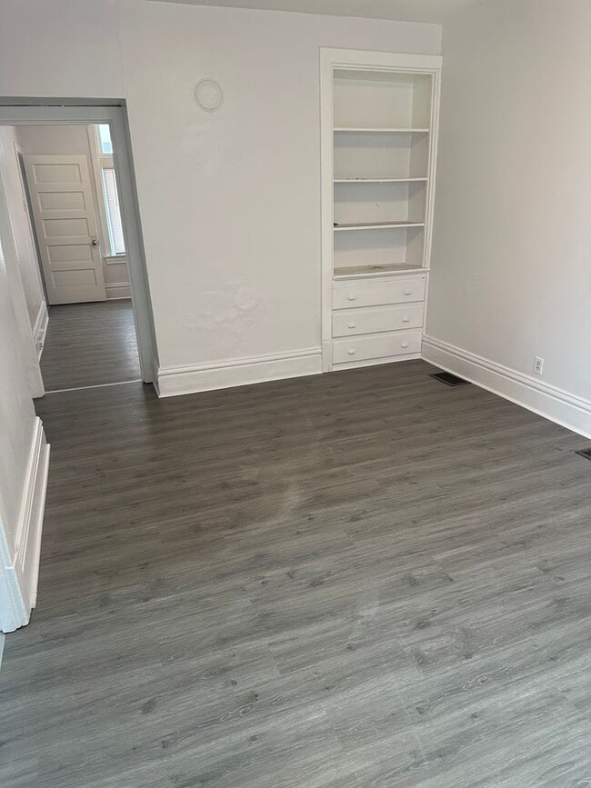 Photo - 712 Ajax Way