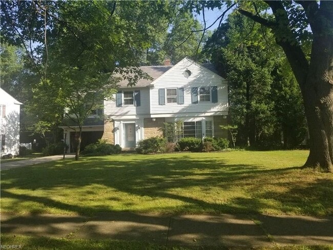 Photo - 4 Bed 3.5 Bath in Cleveland Heights - You ...