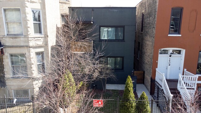 Photo - 1411 N Maplewood Ave Unit #2