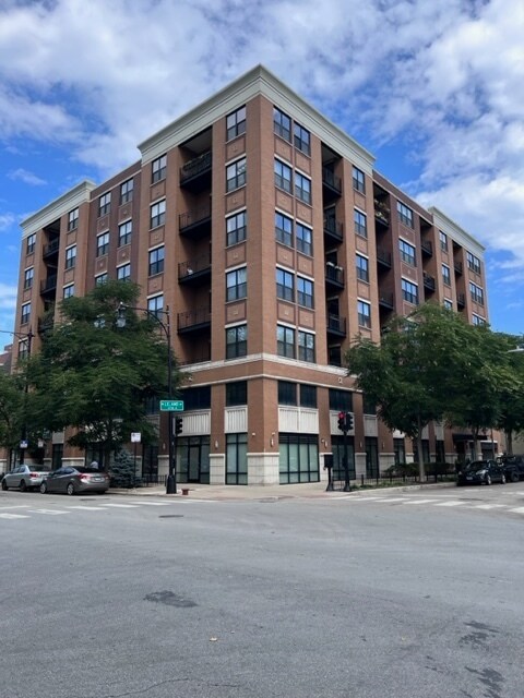 950 W Leland Ave Unit 509  