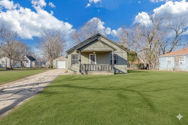 Photo - Cute and Cozy 2 Bedroom!