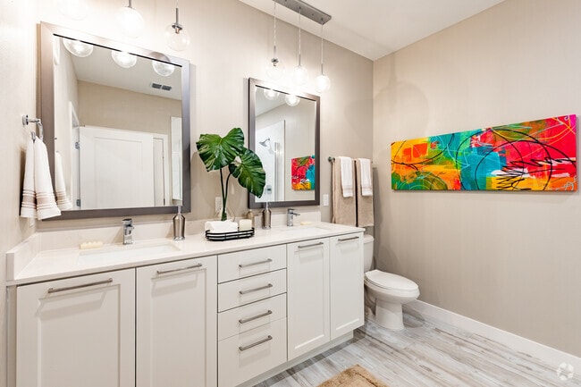 2 BR, 2 BA - 1,206SF