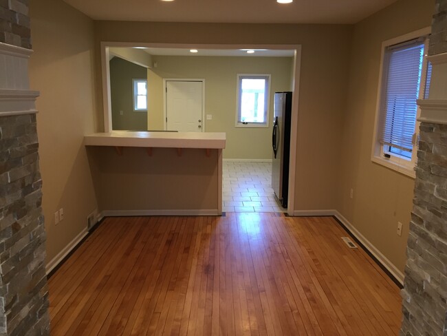Building Photo - Beautiful 3br/2 ba single family Rental