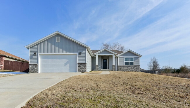 Building Photo - 343 Holts Lake Dr