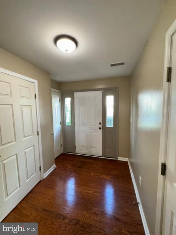 Photo - 202 Fox Trail