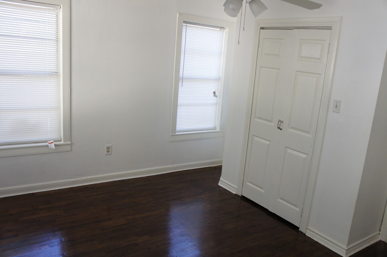 Bedroom - 506 Scott St