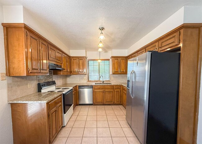 Building Photo - 7019 N Spinnaker Ln