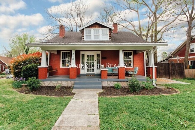 Building Photo - 310 S 7th St