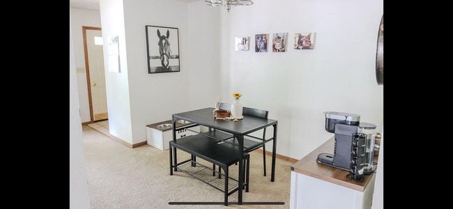 Dining - 3422 West St Unit 3422
