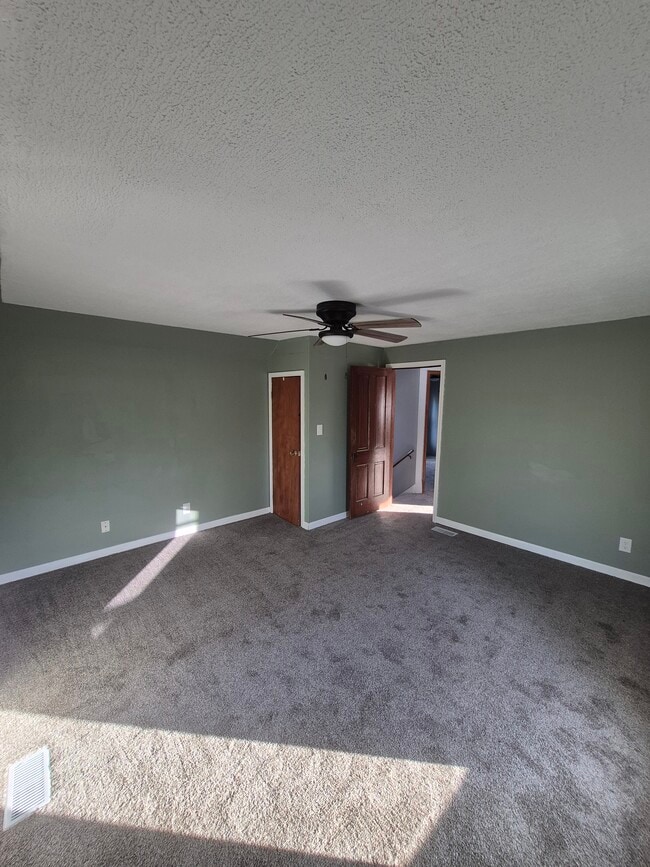 Photo - 302 Maple St