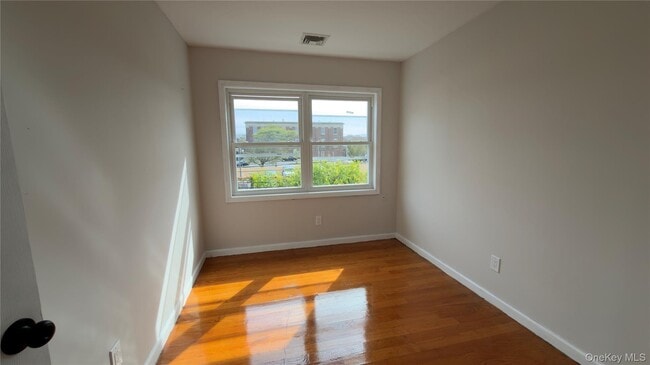 Photo - 134 W Chester St