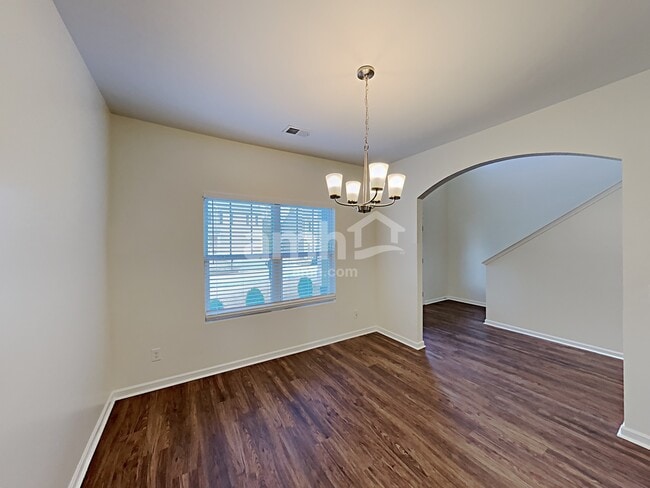 Photo - 731 Stable View Loop