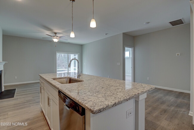 Photo - 4409 Finch Ln