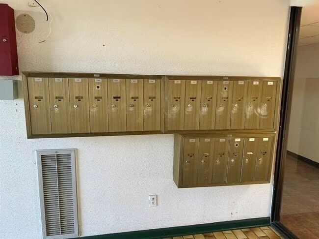 Photo - 2830 S Bartell Dr Unit 27