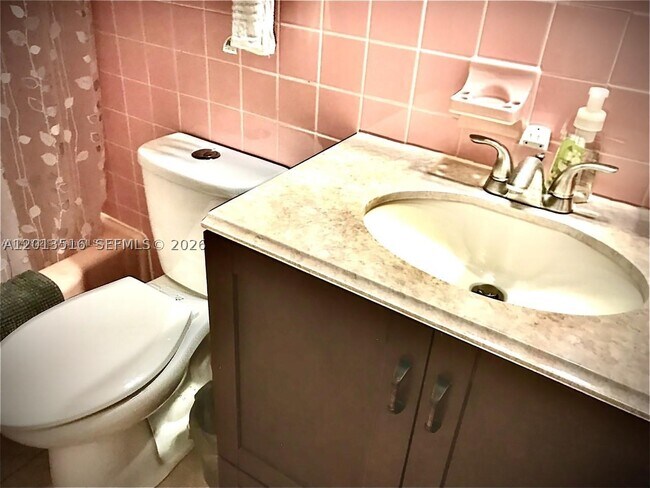 Photo - 900 SW 11th St Unit 17C