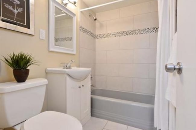 Bathroom - 8R Riverside St Unit 1-3