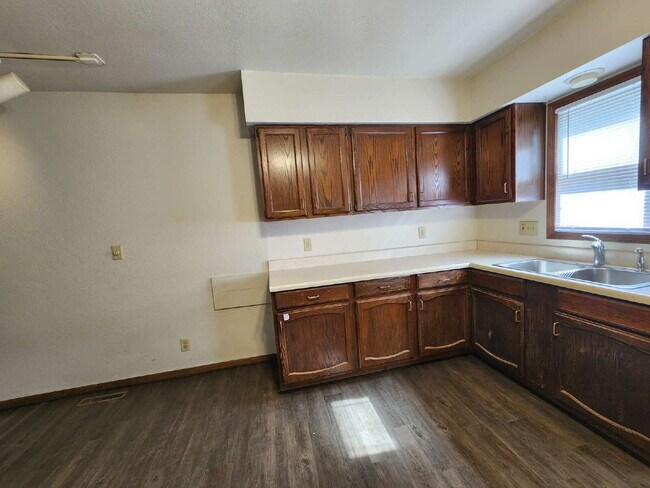 Photo - 2 Bedroom Lower with Garage Unit B