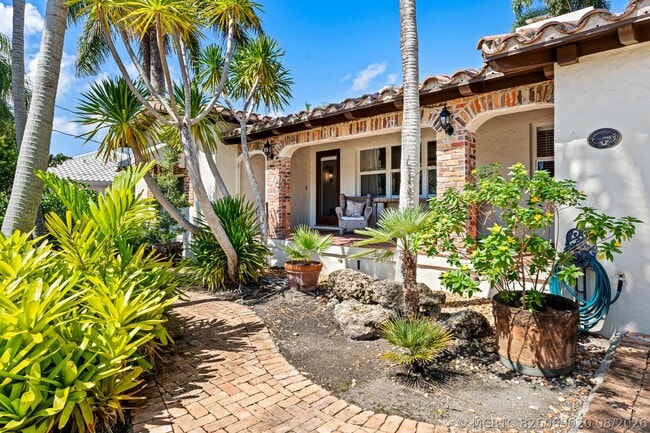Photo - 627 Solar Isle Dr