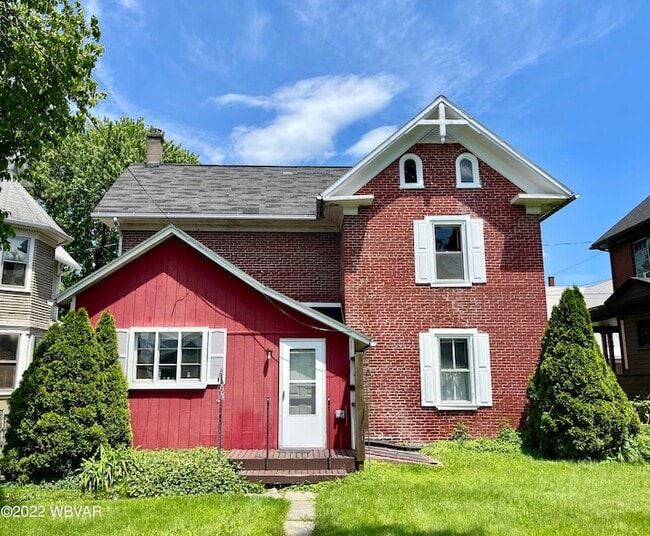 Photo - 336 Hastings St
