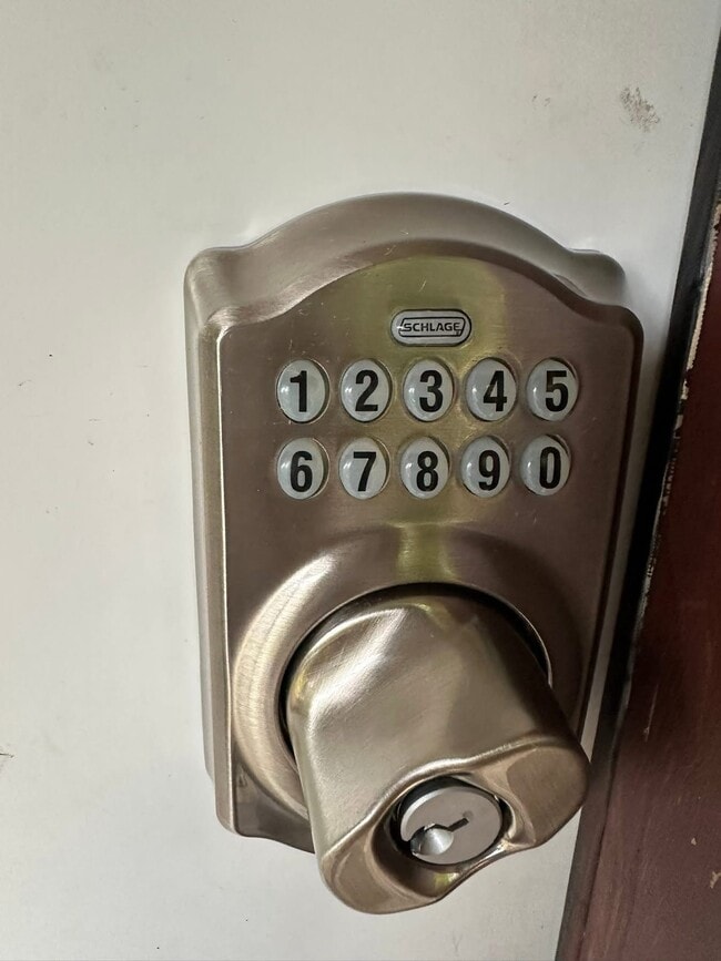 Photo - 8905 N Tongass Hwy Unidad A