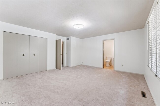 Building Photo - 41 S Cedar St