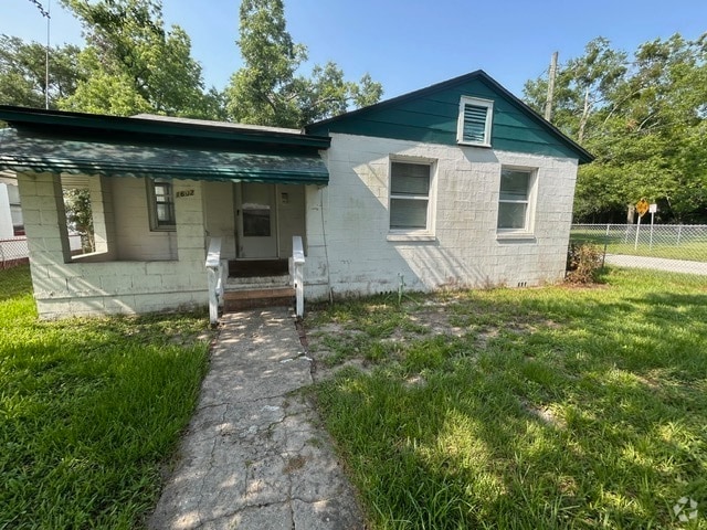Building Photo - 1602 Wambolt St Rental