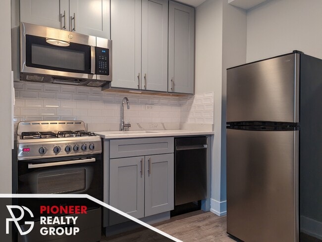 Photo - 515 W Belmont Ave