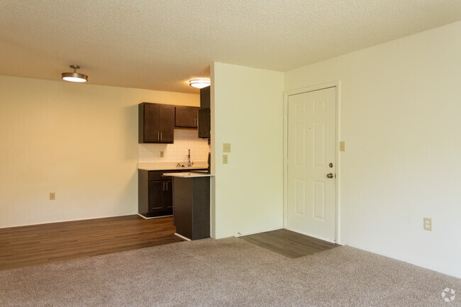 Living and Dining Area - The Boulders