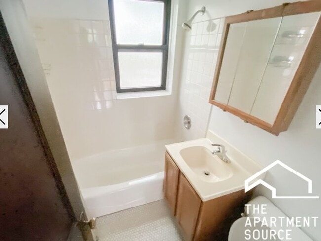 Photo - 1456 W Cornelia Ave Unit 3