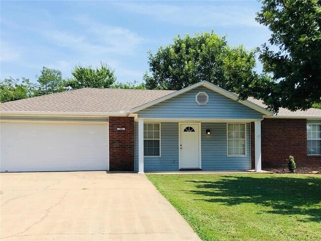 Building Photo - 266 Christy Ln