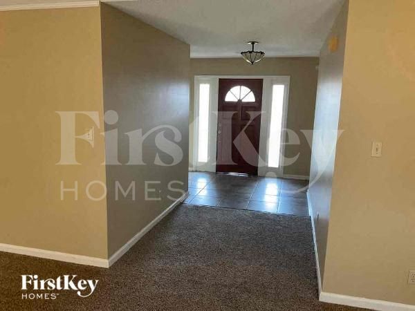 Photo - 935 Rutland Dr