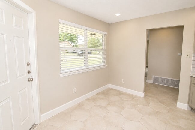 715 Land Grant Dr