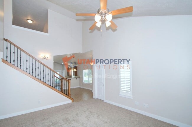 Photo - 1046 Quarry View Way