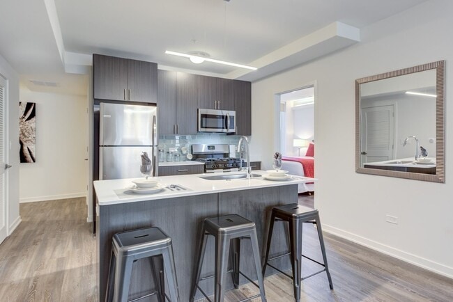 Photo - 1323 N Wells St