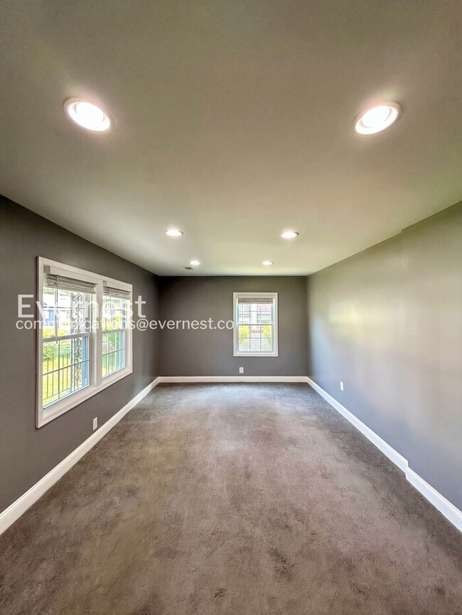 Photo - 2 Bed, 1 Bath Home with Off-Street Parking / Pet-Friendly / Available Now!