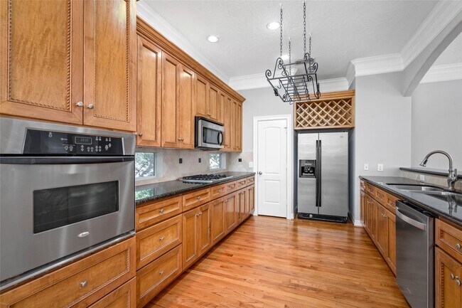 Photo - 6124 Tyne St