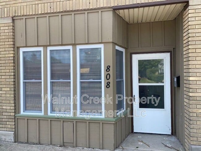 Building Photo - 808 E Erie Ave