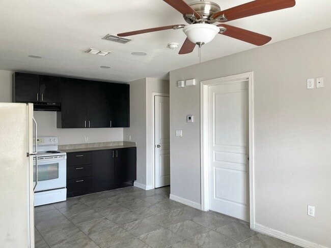 Photo - 3206 Hill Crest Dr