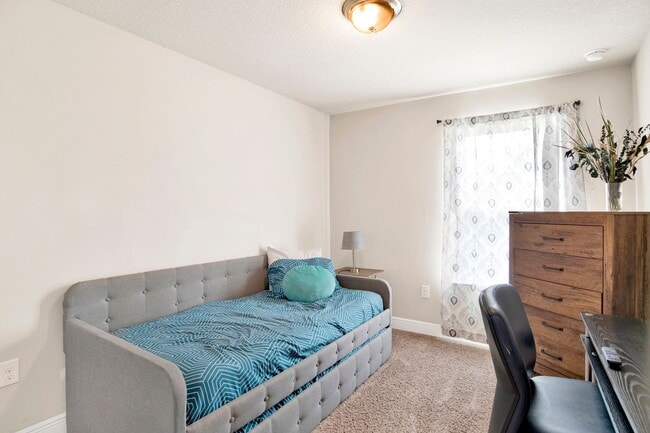 Photo - 6001 Royal Port Ct