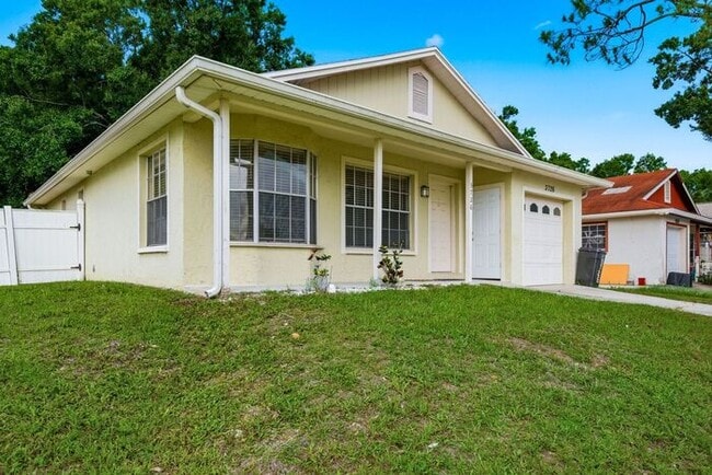 Photo - Single Family Home in Lake St George
