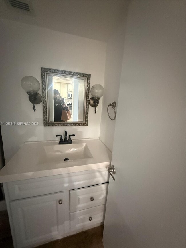 Photo - 2025 NE 164th St Unit 618