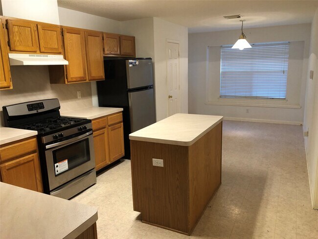 Photo - 23706 Cansfield Way