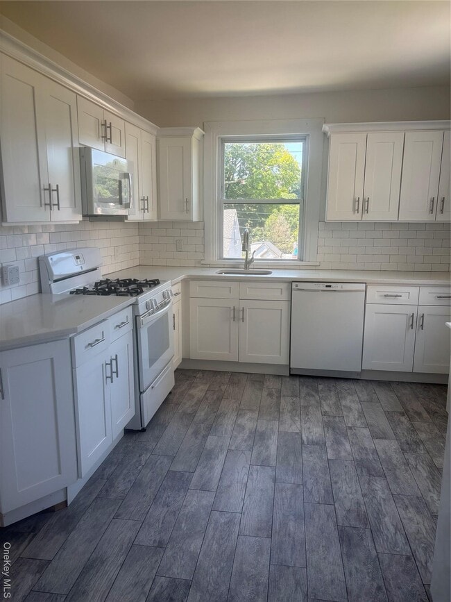 Photo - 174 Sedgwick Ave Unit 1