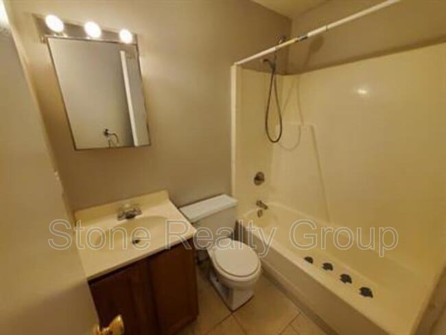 Photo - 2462 E Clayton Dr