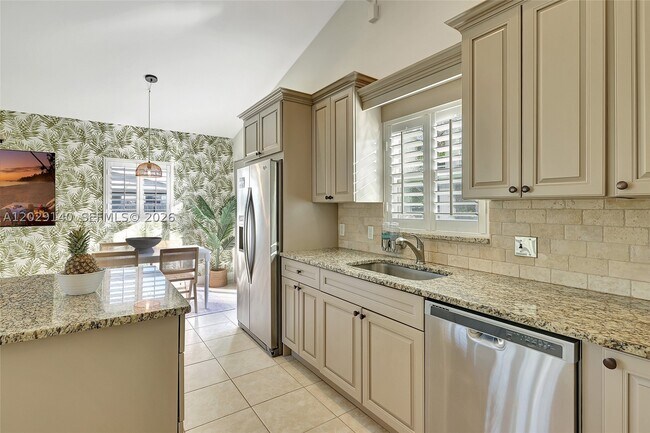 Photo - 240 SE Tressler Dr